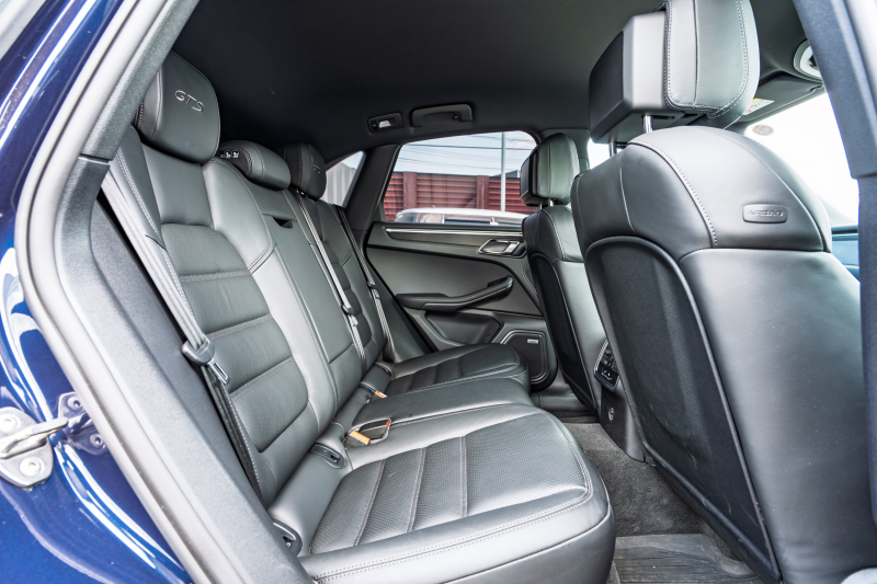 ポルシェ マカン GTS ｽﾎﾟｰﾂｸﾛﾉPKG　ﾌﾞﾗｯｸﾚｻﾞｰPKG PCM AppleCarPlay ｽﾎﾟｴｸﾞACC ｴﾝﾄﾘｰﾄﾞﾗｲﾌﾞ PASM/ｴｱｻｽ PDLS/LED RSｽﾊﾟｲﾀﾞｰ20AW　2年保証