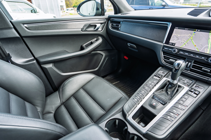 ポルシェ マカン GTS ｽﾎﾟｰﾂｸﾛﾉPKG　ﾌﾞﾗｯｸﾚｻﾞｰPKG PCM AppleCarPlay ｽﾎﾟｴｸﾞACC ｴﾝﾄﾘｰﾄﾞﾗｲﾌﾞ PASM/ｴｱｻｽ PDLS/LED RSｽﾊﾟｲﾀﾞｰ20AW　2年保証