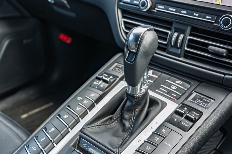 ポルシェ マカン GTS ｽﾎﾟｰﾂｸﾛﾉPKG　ﾌﾞﾗｯｸﾚｻﾞｰPKG PCM AppleCarPlay ｽﾎﾟｴｸﾞACC ｴﾝﾄﾘｰﾄﾞﾗｲﾌﾞ PASM/ｴｱｻｽ PDLS/LED RSｽﾊﾟｲﾀﾞｰ20AW　2年保証