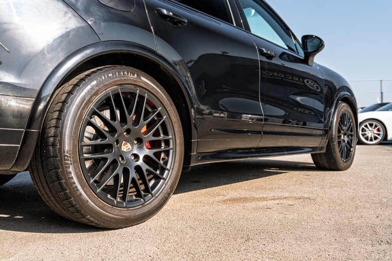 ポルシェ カイエン GTS ｽﾎﾟｰﾂｸﾛﾉPKG　1ｵﾅ MY18 ﾌﾞﾗｯｸﾊｰﾌﾚｻﾞｰｼｰﾄ ｼｰﾄﾋｰﾀｰ ﾊﾟﾉﾗﾏSR PCMﾅﾋﾞ ｴﾝﾄﾘｰﾄﾞﾗｲﾌﾞ ｷｾﾉﾝﾗｲﾄ ｽﾎﾟｰﾂﾃｰﾙﾊﾟｲﾌﾟ RSｽﾊﾟｲﾀﾞｰ20ｲﾝﾁAW　2年保証