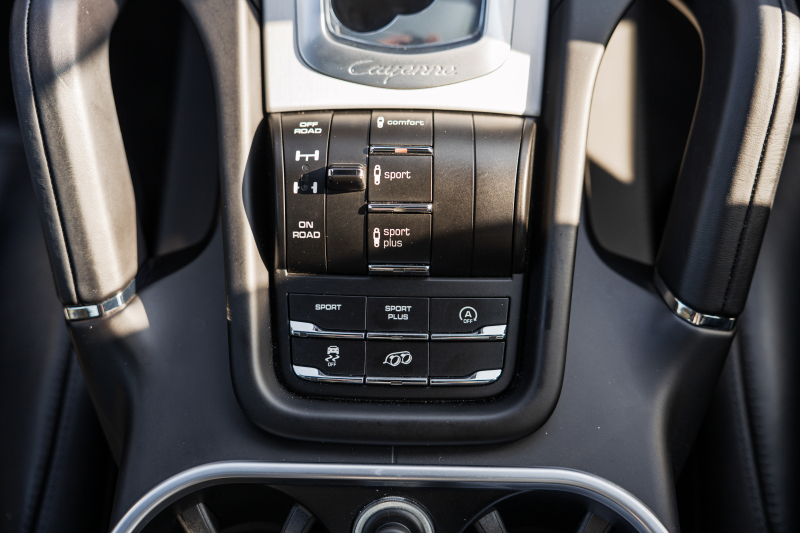 ポルシェ カイエン GTS ｽﾎﾟｰﾂｸﾛﾉPKG　1ｵﾅ MY18 ﾌﾞﾗｯｸﾊｰﾌﾚｻﾞｰｼｰﾄ ｼｰﾄﾋｰﾀｰ ﾊﾟﾉﾗﾏSR PCMﾅﾋﾞ ｴﾝﾄﾘｰﾄﾞﾗｲﾌﾞ ｷｾﾉﾝﾗｲﾄ ｽﾎﾟｰﾂﾃｰﾙﾊﾟｲﾌﾟ RSｽﾊﾟｲﾀﾞｰ20ｲﾝﾁAW　2年保証