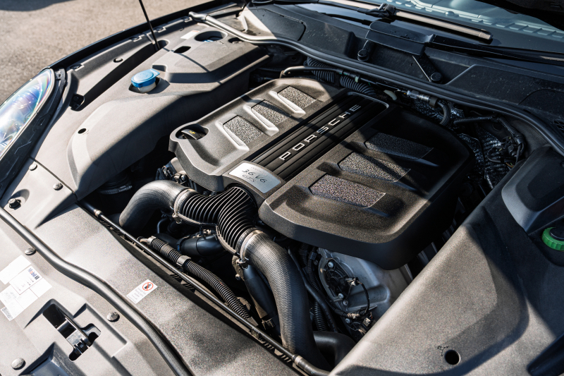 ポルシェ カイエン GTS ｽﾎﾟｰﾂｸﾛﾉPKG　1ｵﾅ MY18 ﾌﾞﾗｯｸﾊｰﾌﾚｻﾞｰｼｰﾄ ｼｰﾄﾋｰﾀｰ ﾊﾟﾉﾗﾏSR PCMﾅﾋﾞ ｴﾝﾄﾘｰﾄﾞﾗｲﾌﾞ ｷｾﾉﾝﾗｲﾄ ｽﾎﾟｰﾂﾃｰﾙﾊﾟｲﾌﾟ RSｽﾊﾟｲﾀﾞｰ20ｲﾝﾁAW　2年保証