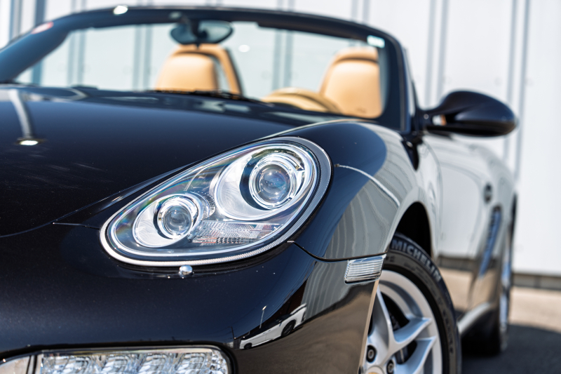 ポルシェ ボクスター(Type987) ﾍﾞｰｽｸﾞﾚｰﾄﾞ　後期ﾓﾃﾞﾙ ﾍﾞｰｼﾞｭﾊｰﾌﾚｻﾞｰｼｰﾄ ｼｰﾄﾋｰﾀｰ ﾌﾞﾗｯｸｿﾌﾄﾄｯﾌﾟ ｸﾗﾘｵﾝﾅﾋﾞTV ﾀﾞｲﾅﾐｯｸｺｰﾅﾘﾝｸﾞﾗｲﾄ ｵｰﾄｴｱｺﾝ ﾎﾞｸｽﾀｰ17ｲﾝﾁAW　2年保証