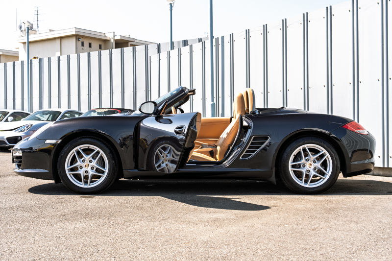 ポルシェ ボクスター(Type987) ﾍﾞｰｽｸﾞﾚｰﾄﾞ　後期ﾓﾃﾞﾙ ﾍﾞｰｼﾞｭﾊｰﾌﾚｻﾞｰｼｰﾄ ｼｰﾄﾋｰﾀｰ ﾌﾞﾗｯｸｿﾌﾄﾄｯﾌﾟ ｸﾗﾘｵﾝﾅﾋﾞTV ﾀﾞｲﾅﾐｯｸｺｰﾅﾘﾝｸﾞﾗｲﾄ ｵｰﾄｴｱｺﾝ ﾎﾞｸｽﾀｰ17ｲﾝﾁAW　2年保証