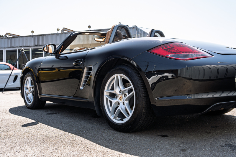 ポルシェ ボクスター(Type987) ﾍﾞｰｽｸﾞﾚｰﾄﾞ　後期ﾓﾃﾞﾙ ﾍﾞｰｼﾞｭﾊｰﾌﾚｻﾞｰｼｰﾄ ｼｰﾄﾋｰﾀｰ ﾌﾞﾗｯｸｿﾌﾄﾄｯﾌﾟ ｸﾗﾘｵﾝﾅﾋﾞTV ﾀﾞｲﾅﾐｯｸｺｰﾅﾘﾝｸﾞﾗｲﾄ ｵｰﾄｴｱｺﾝ ﾎﾞｸｽﾀｰ17ｲﾝﾁAW　2年保証