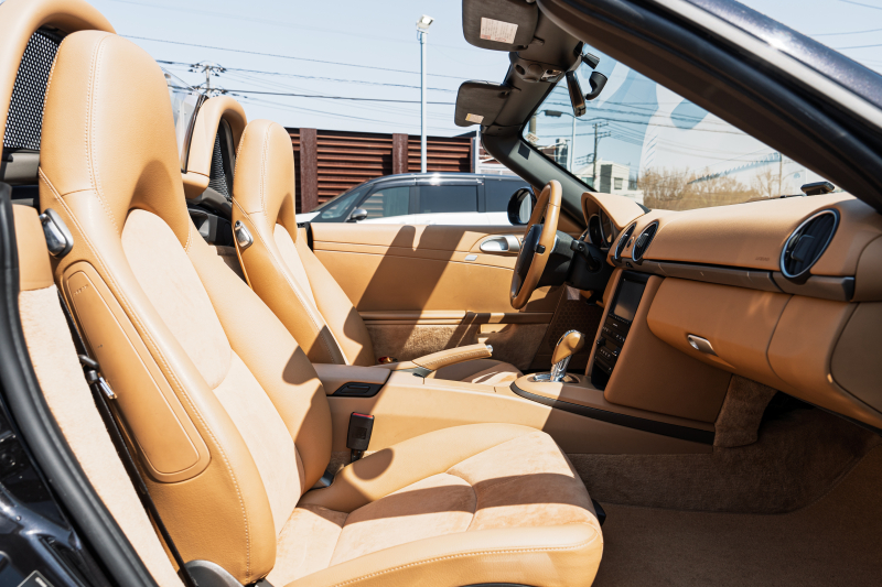 ポルシェ ボクスター(Type987) ﾍﾞｰｽｸﾞﾚｰﾄﾞ　後期ﾓﾃﾞﾙ ﾍﾞｰｼﾞｭﾊｰﾌﾚｻﾞｰｼｰﾄ ｼｰﾄﾋｰﾀｰ ﾌﾞﾗｯｸｿﾌﾄﾄｯﾌﾟ ｸﾗﾘｵﾝﾅﾋﾞTV ﾀﾞｲﾅﾐｯｸｺｰﾅﾘﾝｸﾞﾗｲﾄ ｵｰﾄｴｱｺﾝ ﾎﾞｸｽﾀｰ17ｲﾝﾁAW　2年保証