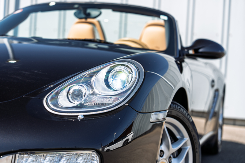 ポルシェ ボクスター(Type987) ﾍﾞｰｽｸﾞﾚｰﾄﾞ　後期ﾓﾃﾞﾙ ﾍﾞｰｼﾞｭﾊｰﾌﾚｻﾞｰｼｰﾄ ｼｰﾄﾋｰﾀｰ ﾌﾞﾗｯｸｿﾌﾄﾄｯﾌﾟ ｸﾗﾘｵﾝﾅﾋﾞTV ﾀﾞｲﾅﾐｯｸｺｰﾅﾘﾝｸﾞﾗｲﾄ ｵｰﾄｴｱｺﾝ ﾎﾞｸｽﾀｰ17ｲﾝﾁAW　2年保証