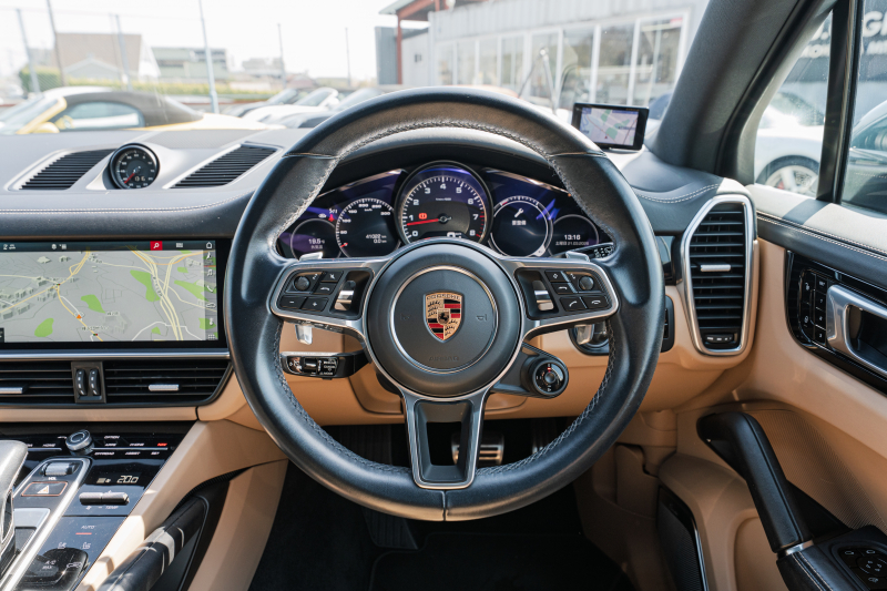 ポルシェ カイエン S ｽﾎﾟｰﾂｸﾛﾉPKG　ﾍﾞｰｼﾞｭﾚｻﾞｰｼｰﾄ ﾊﾟﾉﾗﾏﾙｰﾌ PCM CarPlay PASM/ｴｱｻｽ PDLS+ ﾌﾞﾙﾒｽﾀｰ ﾍﾞﾝﾁﾚｰﾀｰ ｱﾝﾋﾞｴﾝﾄﾗｲﾄ ACC RSｽﾊﾟｲﾀﾞｰ21ｲﾝﾁAW　2年保証