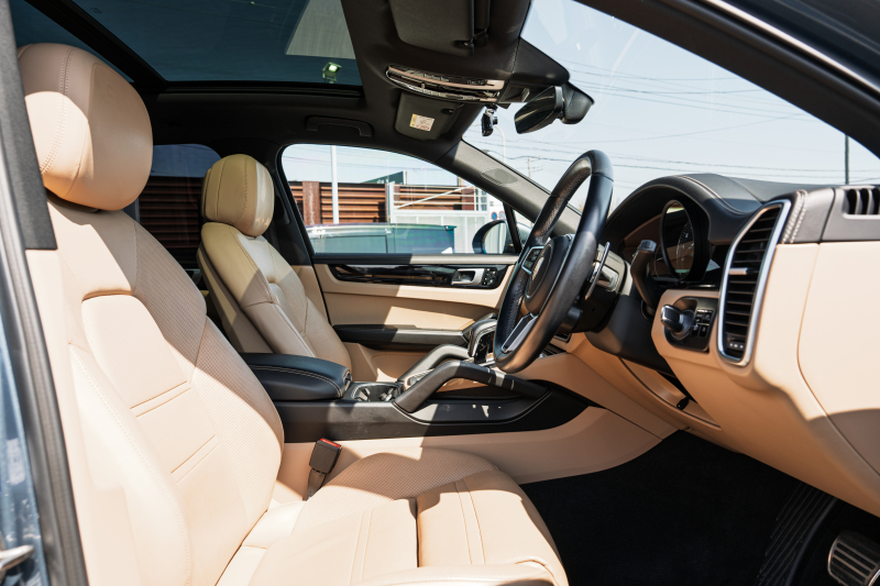 ポルシェ カイエン S ｽﾎﾟｰﾂｸﾛﾉPKG　ﾍﾞｰｼﾞｭﾚｻﾞｰｼｰﾄ ﾊﾟﾉﾗﾏﾙｰﾌ PCM CarPlay PASM/ｴｱｻｽ PDLS+ ﾌﾞﾙﾒｽﾀｰ ﾍﾞﾝﾁﾚｰﾀｰ ｱﾝﾋﾞｴﾝﾄﾗｲﾄ ACC RSｽﾊﾟｲﾀﾞｰ21ｲﾝﾁAW　2年保証