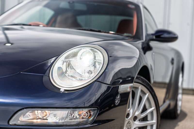 ポルシェ 911(Type997) ｶﾚﾗ　ﾃﾗｺｯﾀﾚｻﾞｰｼｰﾄ ｱﾙｶﾝﾀｰﾗﾙｰﾌﾗｲﾅｰ ｲｸﾘﾌﾟｽﾅﾋﾞTV ｵｰﾄｴｱｺﾝ PSM ｷｾﾉﾝﾗｲﾄ F/Rﾌｫｸﾞ ｽﾎﾟｰﾂﾃﾞｻﾞｲﾝ19ｲﾝﾁAW　2年保証