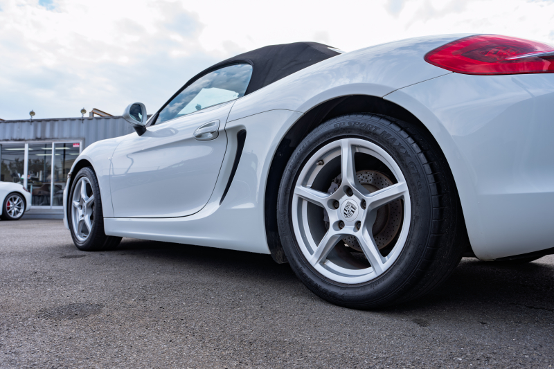 ポルシェ ボクスター(Type981) ﾍﾞｰｽｸﾞﾚｰﾄﾞ　ﾌﾞﾗｯｸﾊｰﾌﾚｻﾞｰ ﾌﾞﾗｯｸｿﾌﾄﾄｯﾌﾟ ﾅﾋﾞTV ｽﾎﾟｰﾂﾃﾞｻﾞｲﾝｽﾃｱﾘﾝｸﾞ PDLS 電動Dﾐﾗｰ TPM ﾎﾞｸｽﾀｰ18ｲﾝﾁAW　2年保証