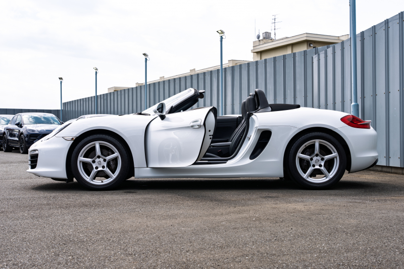 ポルシェ ボクスター(Type981) ﾍﾞｰｽｸﾞﾚｰﾄﾞ　ﾌﾞﾗｯｸﾊｰﾌﾚｻﾞｰ ﾌﾞﾗｯｸｿﾌﾄﾄｯﾌﾟ ﾅﾋﾞTV ｽﾎﾟｰﾂﾃﾞｻﾞｲﾝｽﾃｱﾘﾝｸﾞ PDLS 電動Dﾐﾗｰ TPM ﾎﾞｸｽﾀｰ18ｲﾝﾁAW　2年保証