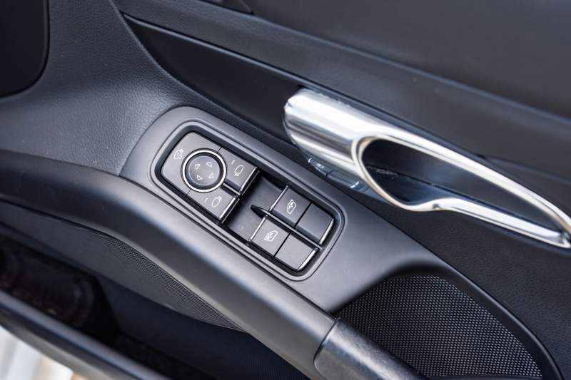 ポルシェ ボクスター(Type981) ﾍﾞｰｽｸﾞﾚｰﾄﾞ　ﾌﾞﾗｯｸﾊｰﾌﾚｻﾞｰ ﾌﾞﾗｯｸｿﾌﾄﾄｯﾌﾟ ﾅﾋﾞTV ｽﾎﾟｰﾂﾃﾞｻﾞｲﾝｽﾃｱﾘﾝｸﾞ PDLS 電動Dﾐﾗｰ TPM ﾎﾞｸｽﾀｰ18ｲﾝﾁAW　2年保証