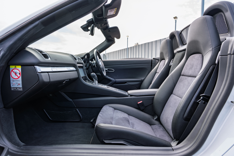 ポルシェ ボクスター(Type981) ﾍﾞｰｽｸﾞﾚｰﾄﾞ　ﾌﾞﾗｯｸﾊｰﾌﾚｻﾞｰ ﾌﾞﾗｯｸｿﾌﾄﾄｯﾌﾟ ﾅﾋﾞTV ｽﾎﾟｰﾂﾃﾞｻﾞｲﾝｽﾃｱﾘﾝｸﾞ PDLS 電動Dﾐﾗｰ TPM ﾎﾞｸｽﾀｰ18ｲﾝﾁAW　2年保証