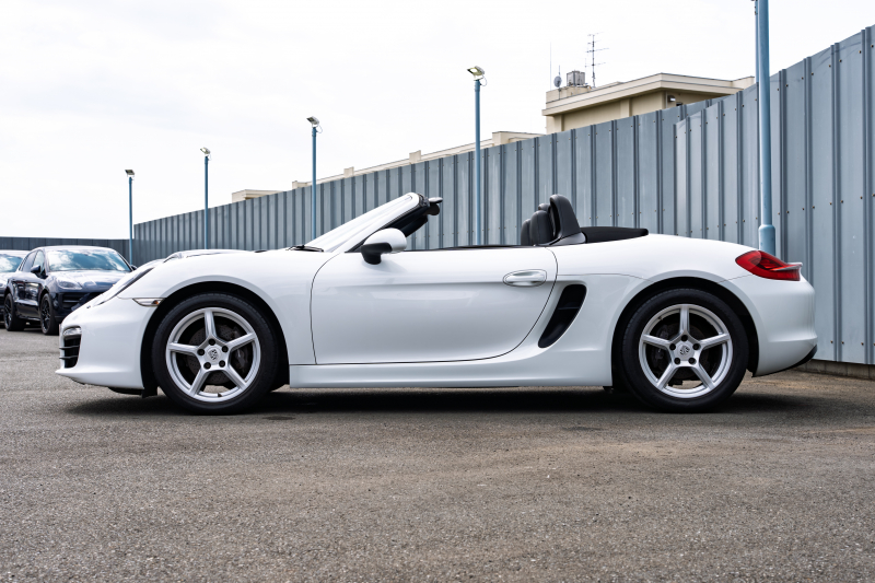 ポルシェ ボクスター(Type981) ﾍﾞｰｽｸﾞﾚｰﾄﾞ　ﾌﾞﾗｯｸﾊｰﾌﾚｻﾞｰ ﾌﾞﾗｯｸｿﾌﾄﾄｯﾌﾟ ﾅﾋﾞTV ｽﾎﾟｰﾂﾃﾞｻﾞｲﾝｽﾃｱﾘﾝｸﾞ PDLS 電動Dﾐﾗｰ TPM ﾎﾞｸｽﾀｰ18ｲﾝﾁAW　2年保証