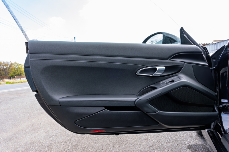 ポルシェ 718 ケイマン S ｽﾎﾟｰﾂｸﾛﾉPKG　ﾌﾞﾗｯｸﾊｰﾌﾚｻﾞｰｼｰﾄ PCMﾅﾋﾞ AppleCarplay GTｽﾎﾟｰﾂｽﾃｱ TPM ｷｾﾉﾝ 電格ﾐﾗｰ ｹｲﾏﾝS19ｲﾝﾁAW ﾊﾟｰｸｱｼｽﾄ　2年保証