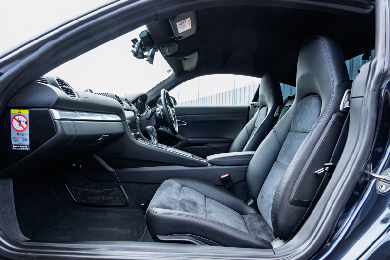 ポルシェ 718 ケイマン S ｽﾎﾟｰﾂｸﾛﾉPKG　ﾌﾞﾗｯｸﾊｰﾌﾚｻﾞｰｼｰﾄ PCMﾅﾋﾞ AppleCarplay GTｽﾎﾟｰﾂｽﾃｱ TPM ｷｾﾉﾝ 電格ﾐﾗｰ ｹｲﾏﾝS19ｲﾝﾁAW ﾊﾟｰｸｱｼｽﾄ　2年保証