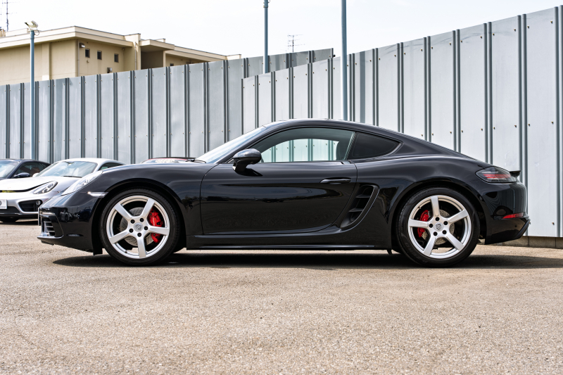 ポルシェ 718 ケイマン S ｽﾎﾟｰﾂｸﾛﾉPKG　ﾌﾞﾗｯｸﾊｰﾌﾚｻﾞｰｼｰﾄ PCMﾅﾋﾞ AppleCarplay GTｽﾎﾟｰﾂｽﾃｱ TPM ｷｾﾉﾝ 電格ﾐﾗｰ ｹｲﾏﾝS19ｲﾝﾁAW ﾊﾟｰｸｱｼｽﾄ　2年保証