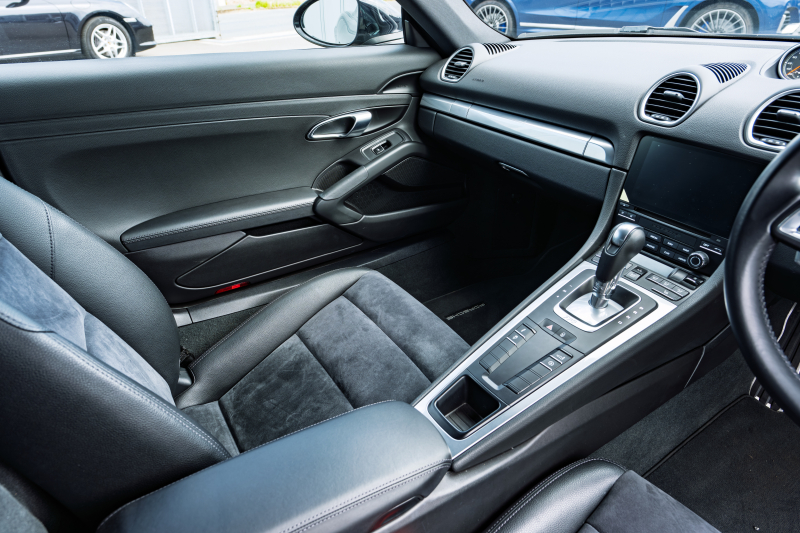 ポルシェ 718 ケイマン S ｽﾎﾟｰﾂｸﾛﾉPKG　ﾌﾞﾗｯｸﾊｰﾌﾚｻﾞｰｼｰﾄ PCMﾅﾋﾞ AppleCarplay GTｽﾎﾟｰﾂｽﾃｱ TPM ｷｾﾉﾝ 電格ﾐﾗｰ ｹｲﾏﾝS19ｲﾝﾁAW ﾊﾟｰｸｱｼｽﾄ　2年保証