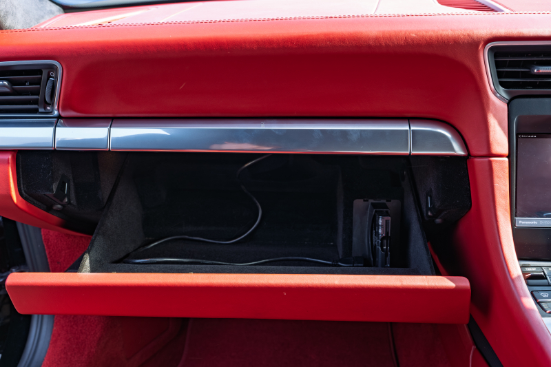 ポルシェ 911(Type991.1) ｶﾚﾗ　MY14 ｶﾚﾗﾚｯﾄﾞﾚｻﾞｰｲﾝﾃﾘｱ 14Wayｴﾚｸﾄﾘｯｸｼｰﾄ ｼｰﾄﾋｰﾀｰ ｽﾄﾗｰﾀﾞﾅﾋﾞ ﾌﾙｾｸﾞTV Bｶﾒﾗ PDLS ｽﾎﾟｰﾂﾃﾞｻﾞｲﾝｽﾃｱﾘﾝｸﾞ ｵｰﾄｴｱｺﾝ 電動Dﾐﾗｰ TPM ｶﾚﾗ19ｲﾝﾁAW　2年保証