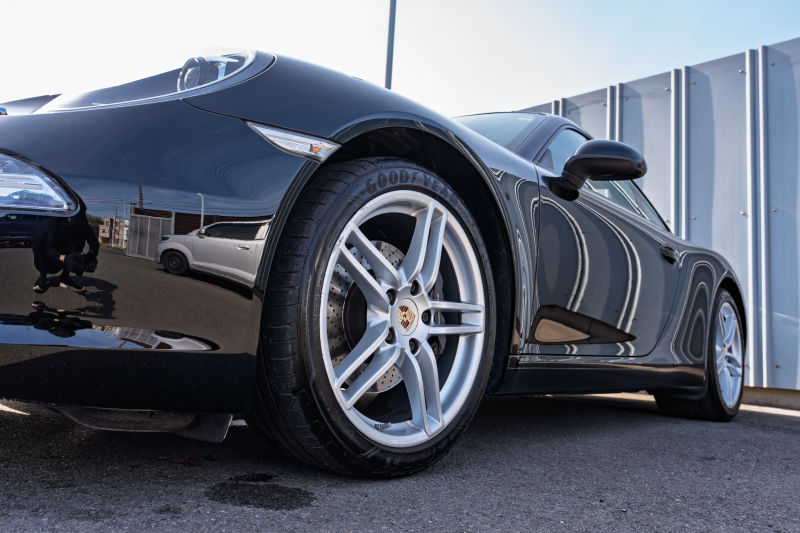 ポルシェ 911(Type991.1) ｶﾚﾗ　MY14 ｶﾚﾗﾚｯﾄﾞﾚｻﾞｰｲﾝﾃﾘｱ 14Wayｴﾚｸﾄﾘｯｸｼｰﾄ ｼｰﾄﾋｰﾀｰ ｽﾄﾗｰﾀﾞﾅﾋﾞ ﾌﾙｾｸﾞTV Bｶﾒﾗ PDLS ｽﾎﾟｰﾂﾃﾞｻﾞｲﾝｽﾃｱﾘﾝｸﾞ ｵｰﾄｴｱｺﾝ 電動Dﾐﾗｰ TPM ｶﾚﾗ19ｲﾝﾁAW　2年保証