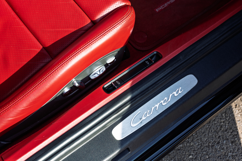 ポルシェ 911(Type991.1) ｶﾚﾗ　MY14 ｶﾚﾗﾚｯﾄﾞﾚｻﾞｰｲﾝﾃﾘｱ 14Wayｴﾚｸﾄﾘｯｸｼｰﾄ ｼｰﾄﾋｰﾀｰ ｽﾄﾗｰﾀﾞﾅﾋﾞ ﾌﾙｾｸﾞTV Bｶﾒﾗ PDLS ｽﾎﾟｰﾂﾃﾞｻﾞｲﾝｽﾃｱﾘﾝｸﾞ ｵｰﾄｴｱｺﾝ 電動Dﾐﾗｰ TPM ｶﾚﾗ19ｲﾝﾁAW　2年保証