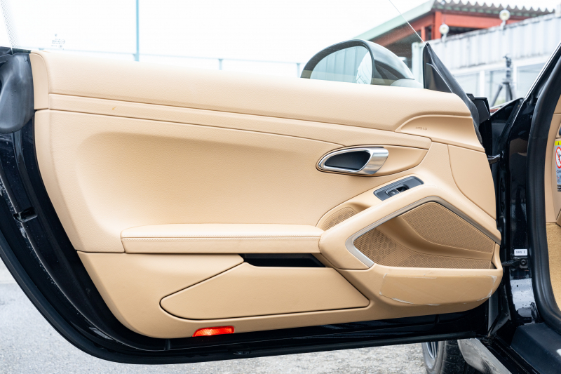 ポルシェ 911(Type991.1) ｶﾚﾗ ｽﾎﾟｰﾂｸﾛﾉPKG　ﾍﾞｰｼﾞｭﾚｻﾞｰｼｰﾄ ｼｰﾄﾋｰﾀｰ ｶﾛｯﾂｪﾘｱﾅﾋﾞ ﾌﾙｾｸﾞTV Bｶﾒﾗ ｽﾎﾟｰﾂﾃﾞｻﾞｲﾝｽﾃｱﾘﾝｸﾞ ｸﾙｺﾝ ｵｰﾄｴｱｺﾝ 電動Dﾐﾗｰ TPM ｶﾚﾗ19ｲﾝﾁAW　2年保証