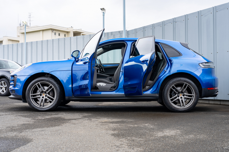 ポルシェ マカン ﾍﾞｰｽｸﾞﾚｰﾄﾞ ｽﾎﾟｰﾂｸﾛﾉPKG　ｱｹﾞｰﾄｸﾞﾚｰﾚｻﾞｰ ﾍﾞﾝﾁﾚｰﾀｰ ﾊﾟﾉﾗﾏｻﾝﾙｰﾌ PCMﾅﾋﾞ ｱﾗｳﾝﾄﾞﾋﾞｭｰ ｴﾝﾄﾘｰﾄﾞﾗｲﾌﾞ ACC ﾚｰﾝﾁｪﾝｼﾞ PDLS+ PASM TPM ﾏｶﾝﾀｰﾎﾞ20ｲﾝﾁAW　2年保証