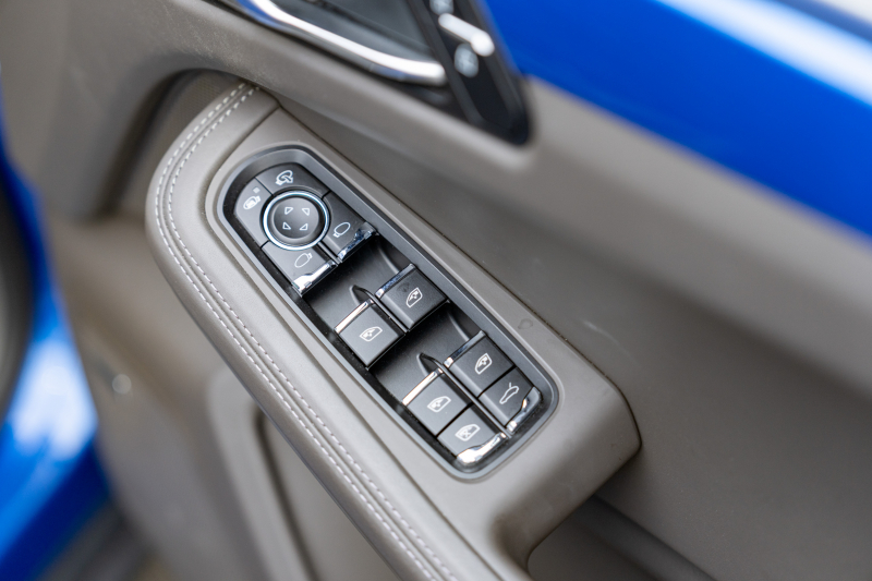 ポルシェ マカン ﾍﾞｰｽｸﾞﾚｰﾄﾞ ｽﾎﾟｰﾂｸﾛﾉPKG　ｱｹﾞｰﾄｸﾞﾚｰﾚｻﾞｰ ﾍﾞﾝﾁﾚｰﾀｰ ﾊﾟﾉﾗﾏｻﾝﾙｰﾌ PCMﾅﾋﾞ ｱﾗｳﾝﾄﾞﾋﾞｭｰ ｴﾝﾄﾘｰﾄﾞﾗｲﾌﾞ ACC ﾚｰﾝﾁｪﾝｼﾞ PDLS+ PASM TPM ﾏｶﾝﾀｰﾎﾞ20ｲﾝﾁAW　2年保証