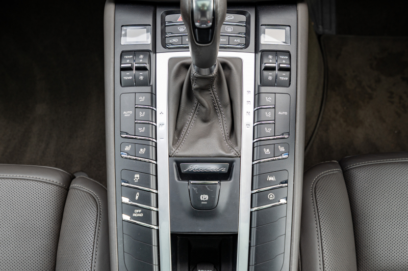 ポルシェ マカン ﾍﾞｰｽｸﾞﾚｰﾄﾞ ｽﾎﾟｰﾂｸﾛﾉPKG　ｱｹﾞｰﾄｸﾞﾚｰﾚｻﾞｰ ﾍﾞﾝﾁﾚｰﾀｰ ﾊﾟﾉﾗﾏｻﾝﾙｰﾌ PCMﾅﾋﾞ ｱﾗｳﾝﾄﾞﾋﾞｭｰ ｴﾝﾄﾘｰﾄﾞﾗｲﾌﾞ ACC ﾚｰﾝﾁｪﾝｼﾞ PDLS+ PASM TPM ﾏｶﾝﾀｰﾎﾞ20ｲﾝﾁAW　2年保証