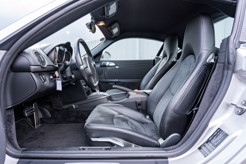 ポルシェ ケイマン(Type987) ﾍﾞｰｽｸﾞﾚｰﾄﾞ　後期ﾓﾃﾞﾙ ﾌﾞﾗｯｸﾊｰﾌﾚｻﾞｰｼｰﾄ ｼｰﾄﾋｰﾀｰ ｸﾗﾘｵﾝﾅﾋﾞ ﾌﾙｾｸﾞTV ﾊﾞｯｸｶﾒﾗ ﾀﾞｲﾅﾐｯｸｺｰﾅﾘﾝｸﾞﾗｲﾄ ｵｰﾄｴｱｺﾝ ｹｲﾏﾝ17ｲﾝﾁAW　2年保証