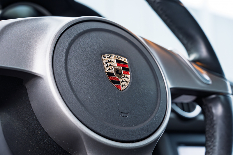 ポルシェ ケイマン(Type987) ﾍﾞｰｽｸﾞﾚｰﾄﾞ　後期ﾓﾃﾞﾙ ﾌﾞﾗｯｸﾊｰﾌﾚｻﾞｰｼｰﾄ ｼｰﾄﾋｰﾀｰ ｸﾗﾘｵﾝﾅﾋﾞ ﾌﾙｾｸﾞTV ﾊﾞｯｸｶﾒﾗ ﾀﾞｲﾅﾐｯｸｺｰﾅﾘﾝｸﾞﾗｲﾄ ｵｰﾄｴｱｺﾝ ｹｲﾏﾝ17ｲﾝﾁAW　2年保証