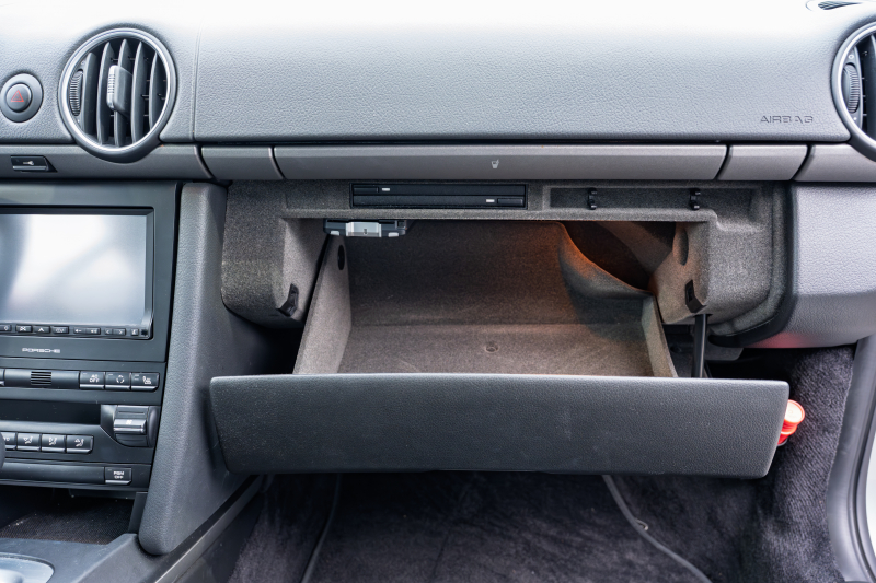 ポルシェ ケイマン(Type987) ﾍﾞｰｽｸﾞﾚｰﾄﾞ　後期ﾓﾃﾞﾙ ﾌﾞﾗｯｸﾊｰﾌﾚｻﾞｰｼｰﾄ ｼｰﾄﾋｰﾀｰ ｸﾗﾘｵﾝﾅﾋﾞ ﾌﾙｾｸﾞTV ﾊﾞｯｸｶﾒﾗ ﾀﾞｲﾅﾐｯｸｺｰﾅﾘﾝｸﾞﾗｲﾄ ｵｰﾄｴｱｺﾝ ｹｲﾏﾝ17ｲﾝﾁAW　2年保証