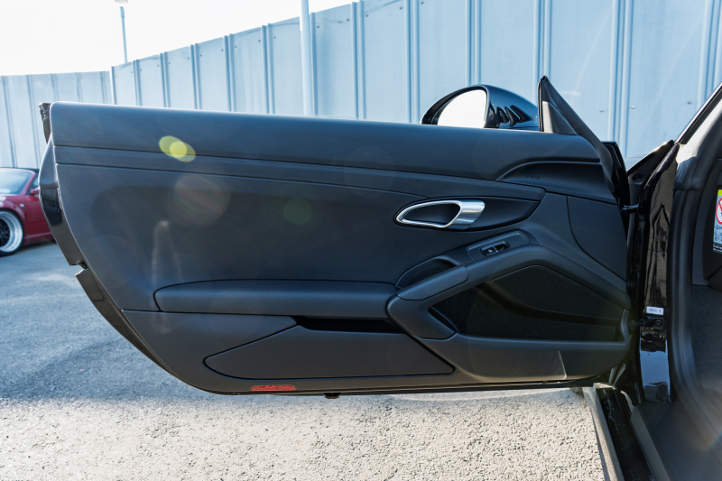 ポルシェ 718 ボクスター ﾍﾞｰｽｸﾞﾚｰﾄﾞ ｽﾎﾟｰﾂｸﾛﾉPKG　6速ﾏﾆｭｱﾙ ﾌﾞﾗｯｸﾊｰﾌﾚｻﾞｰ ｼｰﾄﾋｰﾀｰ ﾌﾞﾗｯｸｿﾌﾄﾄｯﾌﾟ PCMﾅﾋﾞTV CarPlay PASM GTｽﾎﾟｰﾂｽﾃｱ ｽﾎﾟｰﾂﾃｰﾙﾊﾟｲﾌﾟ  ﾎﾞｸｽﾀｰS19ｲﾝﾁAW　2年保証