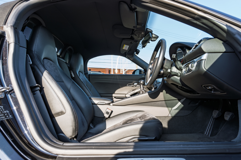 ポルシェ 718 ボクスター ﾍﾞｰｽｸﾞﾚｰﾄﾞ ｽﾎﾟｰﾂｸﾛﾉPKG　6速ﾏﾆｭｱﾙ ﾌﾞﾗｯｸﾊｰﾌﾚｻﾞｰ ｼｰﾄﾋｰﾀｰ ﾌﾞﾗｯｸｿﾌﾄﾄｯﾌﾟ PCMﾅﾋﾞTV CarPlay PASM GTｽﾎﾟｰﾂｽﾃｱ ｽﾎﾟｰﾂﾃｰﾙﾊﾟｲﾌﾟ  ﾎﾞｸｽﾀｰS19ｲﾝﾁAW　2年保証