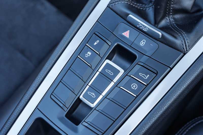 ポルシェ 718 ボクスター ﾍﾞｰｽｸﾞﾚｰﾄﾞ ｽﾎﾟｰﾂｸﾛﾉPKG　6速ﾏﾆｭｱﾙ ﾌﾞﾗｯｸﾊｰﾌﾚｻﾞｰ ｼｰﾄﾋｰﾀｰ ﾌﾞﾗｯｸｿﾌﾄﾄｯﾌﾟ PCMﾅﾋﾞTV CarPlay PASM GTｽﾎﾟｰﾂｽﾃｱ ｽﾎﾟｰﾂﾃｰﾙﾊﾟｲﾌﾟ  ﾎﾞｸｽﾀｰS19ｲﾝﾁAW　2年保証