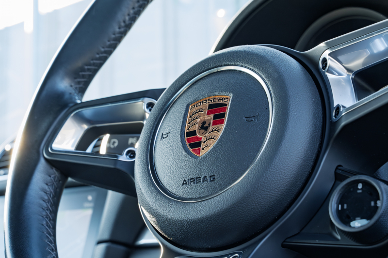 ポルシェ 718 ボクスター ﾍﾞｰｽｸﾞﾚｰﾄﾞ ｽﾎﾟｰﾂｸﾛﾉPKG　6速ﾏﾆｭｱﾙ ﾌﾞﾗｯｸﾊｰﾌﾚｻﾞｰ ｼｰﾄﾋｰﾀｰ ﾌﾞﾗｯｸｿﾌﾄﾄｯﾌﾟ PCMﾅﾋﾞTV CarPlay PASM GTｽﾎﾟｰﾂｽﾃｱ ｽﾎﾟｰﾂﾃｰﾙﾊﾟｲﾌﾟ  ﾎﾞｸｽﾀｰS19ｲﾝﾁAW　2年保証