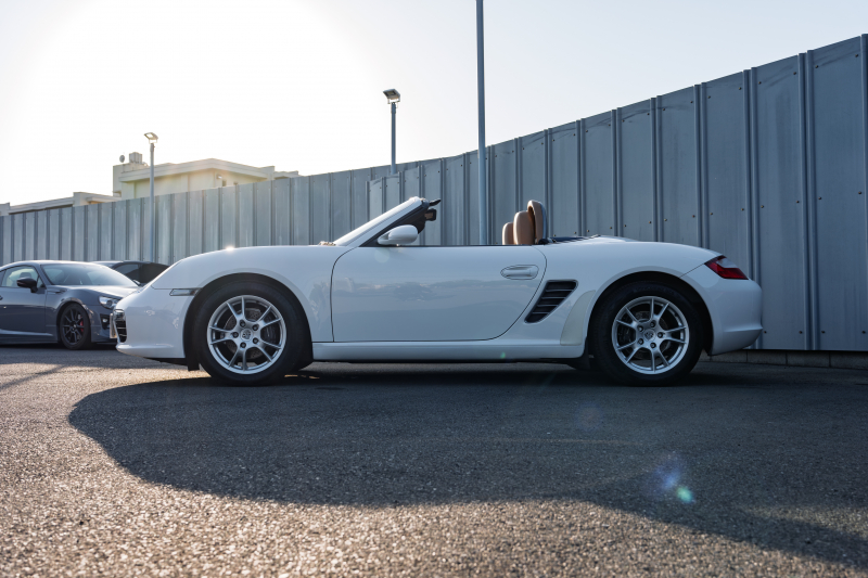 ポルシェ ボクスター(Type987) ﾍﾞｰｽｸﾞﾚｰﾄﾞ　ﾍﾞｰｼﾞｭﾊｰﾌﾚｻﾞｰｼｰﾄ ﾌﾞﾙｰｿﾌﾄﾄｯﾌﾟ ｽﾄﾗｰﾀﾞﾅﾋﾞ ﾌﾙｾｸﾞTV ｷｾﾉﾝﾗｲﾄ ﾌﾛﾝﾄ/ﾘｱﾌｫｸﾞﾗﾝﾌﾟ PSM ﾎﾞｸｽﾀｰ17ｲﾝﾁAW　2年保証