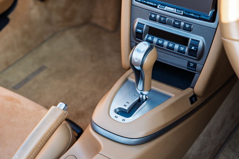 ポルシェ ボクスター(Type987) ﾍﾞｰｽｸﾞﾚｰﾄﾞ　ﾍﾞｰｼﾞｭﾊｰﾌﾚｻﾞｰｼｰﾄ ﾌﾞﾙｰｿﾌﾄﾄｯﾌﾟ ｽﾄﾗｰﾀﾞﾅﾋﾞ ﾌﾙｾｸﾞTV ｷｾﾉﾝﾗｲﾄ ﾌﾛﾝﾄ/ﾘｱﾌｫｸﾞﾗﾝﾌﾟ PSM ﾎﾞｸｽﾀｰ17ｲﾝﾁAW　2年保証