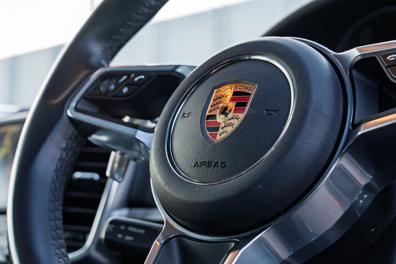 ポルシェ カイエン ﾌﾟﾗﾁﾅｴﾃﾞｨｼｮﾝ　特別仕様車 後期ﾓﾃﾞﾙ ﾌﾞﾗｯｸﾊｰﾌﾚｻﾞｰｼｰﾄ ｻﾝﾙｰﾌ PCMﾅﾋﾞ 地ﾃﾞｼﾞﾁｭｰﾅｰ PDLS+/LEDﾗｲﾄ ｽﾎﾟｰﾂﾃｰﾙﾊﾟｲﾌﾟ 911ﾀｰﾎﾞﾃﾞｻﾞｲﾝ21ｲﾝﾁAW　2年保証