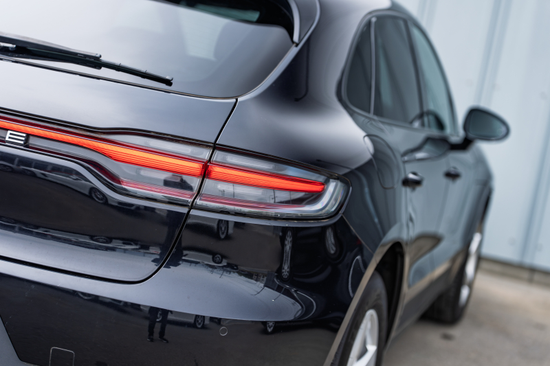 ポルシェ マカン ﾍﾞｰｽｸﾞﾚｰﾄﾞ　ﾌﾞﾗｯｸﾊｰﾌﾚｻﾞｰｼｰﾄ ｼｰﾄﾋｰﾀｰ PCMﾅﾋﾞ AppleCarPlay ｱﾗｳﾝﾄﾞﾋﾞｭｰ ｴﾝﾄﾘｰﾄﾞﾗｲﾌﾞ ACC ﾚｰﾝﾁｪﾝｼﾞ TPM ﾏｶﾝ18ｲﾝﾁAW　2年保証