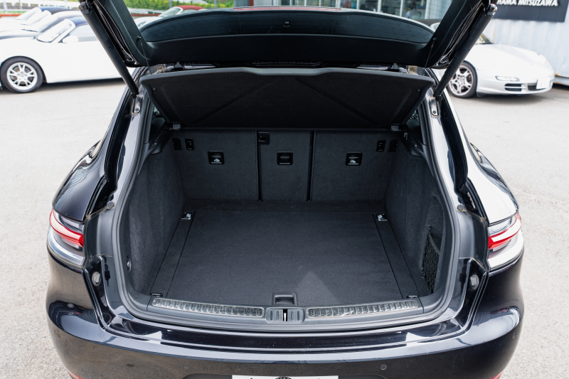 ポルシェ マカン ﾍﾞｰｽｸﾞﾚｰﾄﾞ　ﾌﾞﾗｯｸﾊｰﾌﾚｻﾞｰｼｰﾄ ｼｰﾄﾋｰﾀｰ PCMﾅﾋﾞ AppleCarPlay ｱﾗｳﾝﾄﾞﾋﾞｭｰ ｴﾝﾄﾘｰﾄﾞﾗｲﾌﾞ ACC ﾚｰﾝﾁｪﾝｼﾞ TPM ﾏｶﾝ18ｲﾝﾁAW　2年保証