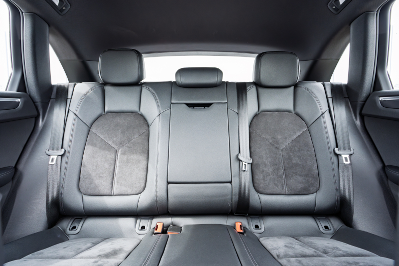 ポルシェ マカン ﾍﾞｰｽｸﾞﾚｰﾄﾞ　ﾌﾞﾗｯｸﾊｰﾌﾚｻﾞｰｼｰﾄ ｼｰﾄﾋｰﾀｰ PCMﾅﾋﾞ AppleCarPlay ｱﾗｳﾝﾄﾞﾋﾞｭｰ ｴﾝﾄﾘｰﾄﾞﾗｲﾌﾞ ACC ﾚｰﾝﾁｪﾝｼﾞ TPM ﾏｶﾝ18ｲﾝﾁAW　2年保証