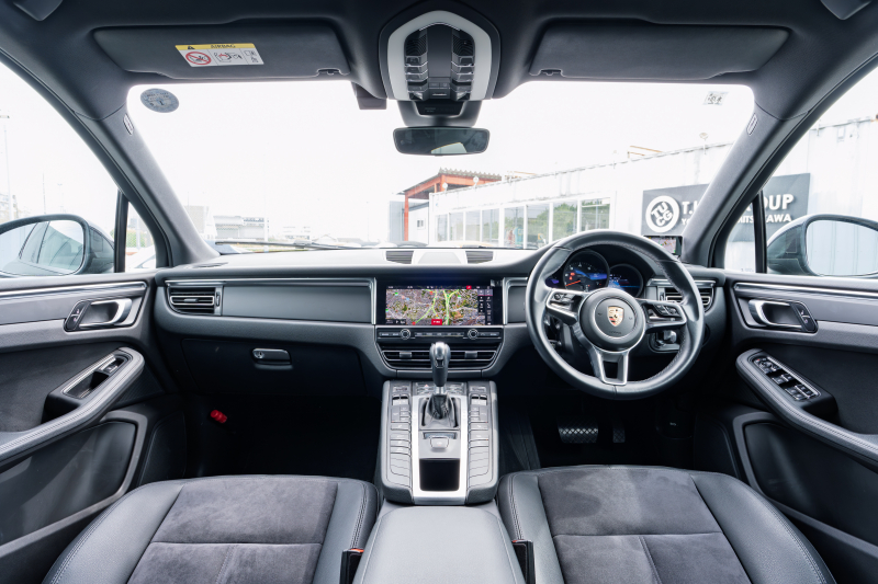 ポルシェ マカン ﾍﾞｰｽｸﾞﾚｰﾄﾞ　ﾌﾞﾗｯｸﾊｰﾌﾚｻﾞｰｼｰﾄ ｼｰﾄﾋｰﾀｰ PCMﾅﾋﾞ AppleCarPlay ｱﾗｳﾝﾄﾞﾋﾞｭｰ ｴﾝﾄﾘｰﾄﾞﾗｲﾌﾞ ACC ﾚｰﾝﾁｪﾝｼﾞ TPM ﾏｶﾝ18ｲﾝﾁAW　2年保証