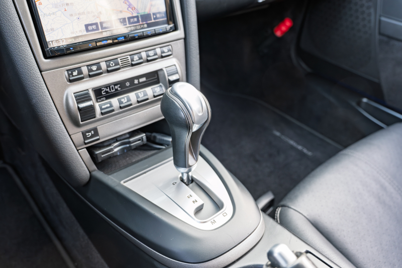 ポルシェ 911(Type997) ｶﾚﾗ4　ﾌﾞﾗｯｸﾚｻﾞｰｼｰﾄ ｼｰﾄﾋｰﾀｰ ｱﾙｶﾝﾀｰﾗﾙｰﾌﾗｲﾅｰ ｹﾝｳｯﾄﾞﾅﾋﾞ ﾌﾙｾｸﾞTV ｵｰﾄｴｱｺﾝ PSM ｷｾﾉﾝﾗｲﾄ F/Rﾌｫｸﾞ ｶﾚﾗ18ｲﾝﾁAW　2年保証