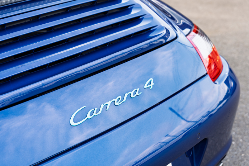 ポルシェ 911(Type997) ｶﾚﾗ4　ﾌﾞﾗｯｸﾚｻﾞｰｼｰﾄ ｼｰﾄﾋｰﾀｰ ｱﾙｶﾝﾀｰﾗﾙｰﾌﾗｲﾅｰ ｹﾝｳｯﾄﾞﾅﾋﾞ ﾌﾙｾｸﾞTV ｵｰﾄｴｱｺﾝ PSM ｷｾﾉﾝﾗｲﾄ F/Rﾌｫｸﾞ ｶﾚﾗ18ｲﾝﾁAW　2年保証