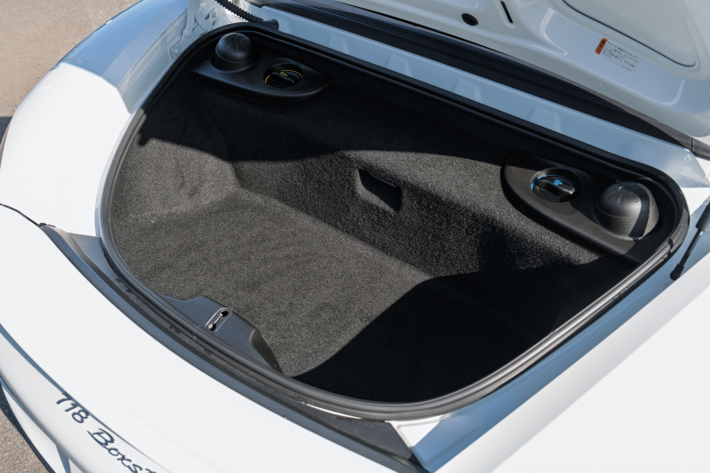 ポルシェ 718 ボクスター ﾍﾞｰｽｸﾞﾚｰﾄﾞ　ﾌﾞﾗｯｸﾊｰﾌﾚｻﾞｰ ｼｰﾄﾋｰﾀｰ ﾌﾞﾗｯｸｿﾌﾄﾄｯﾌﾟ PCMﾅﾋﾞTV CarPlay ｽﾎﾟｰﾂｴｸﾞｿﾞｰｽﾄ ｴﾝﾄﾘｰﾄﾞﾗｲﾌﾞｷｾﾉﾝ  ﾎﾞｸｽﾀｰS19ｲﾝﾁAW　2年保証