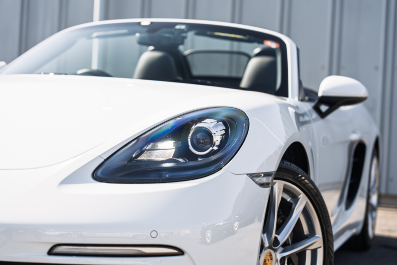 ポルシェ 718 ボクスター ﾍﾞｰｽｸﾞﾚｰﾄﾞ　ﾌﾞﾗｯｸﾊｰﾌﾚｻﾞｰ ｼｰﾄﾋｰﾀｰ ﾌﾞﾗｯｸｿﾌﾄﾄｯﾌﾟ PCMﾅﾋﾞTV CarPlay ｽﾎﾟｰﾂｴｸﾞｿﾞｰｽﾄ ｴﾝﾄﾘｰﾄﾞﾗｲﾌﾞｷｾﾉﾝ  ﾎﾞｸｽﾀｰS19ｲﾝﾁAW　2年保証