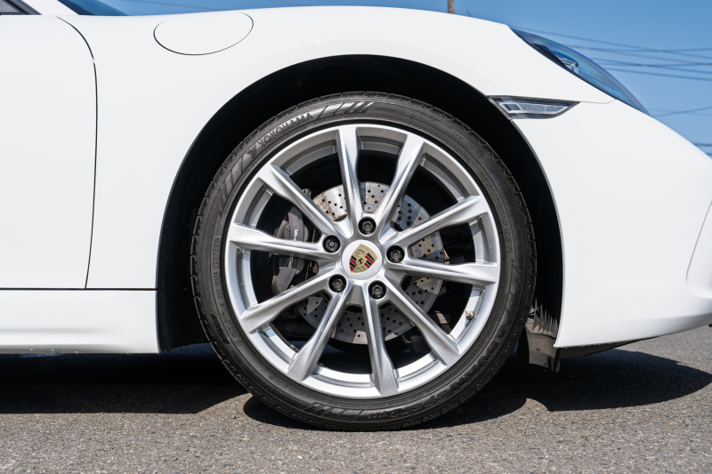 ポルシェ 718 ボクスター ﾍﾞｰｽｸﾞﾚｰﾄﾞ　ﾌﾞﾗｯｸﾊｰﾌﾚｻﾞｰ ｼｰﾄﾋｰﾀｰ ﾌﾞﾗｯｸｿﾌﾄﾄｯﾌﾟ PCMﾅﾋﾞTV CarPlay ｽﾎﾟｰﾂｴｸﾞｿﾞｰｽﾄ ｴﾝﾄﾘｰﾄﾞﾗｲﾌﾞｷｾﾉﾝ  ﾎﾞｸｽﾀｰS19ｲﾝﾁAW　2年保証