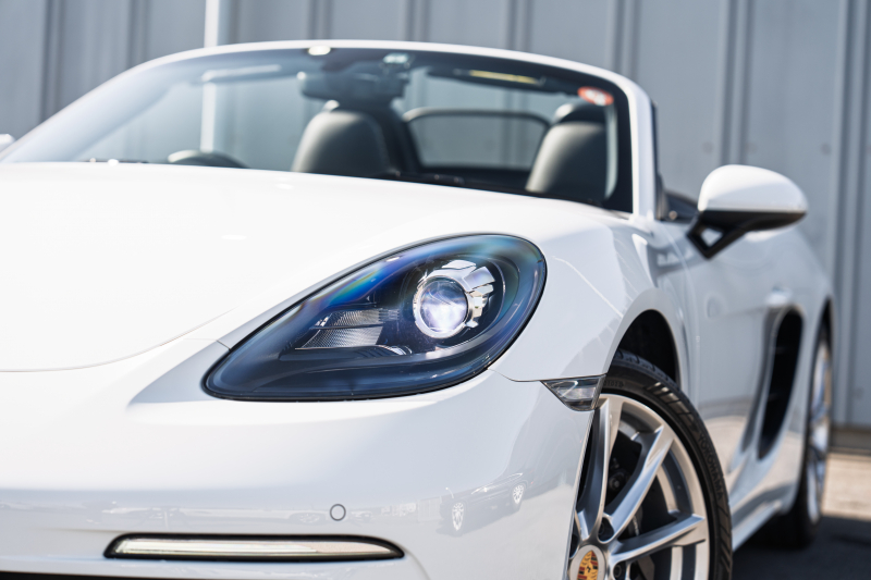 ポルシェ 718 ボクスター ﾍﾞｰｽｸﾞﾚｰﾄﾞ　ﾌﾞﾗｯｸﾊｰﾌﾚｻﾞｰ ｼｰﾄﾋｰﾀｰ ﾌﾞﾗｯｸｿﾌﾄﾄｯﾌﾟ PCMﾅﾋﾞTV CarPlay ｽﾎﾟｰﾂｴｸﾞｿﾞｰｽﾄ ｴﾝﾄﾘｰﾄﾞﾗｲﾌﾞｷｾﾉﾝ  ﾎﾞｸｽﾀｰS19ｲﾝﾁAW　2年保証